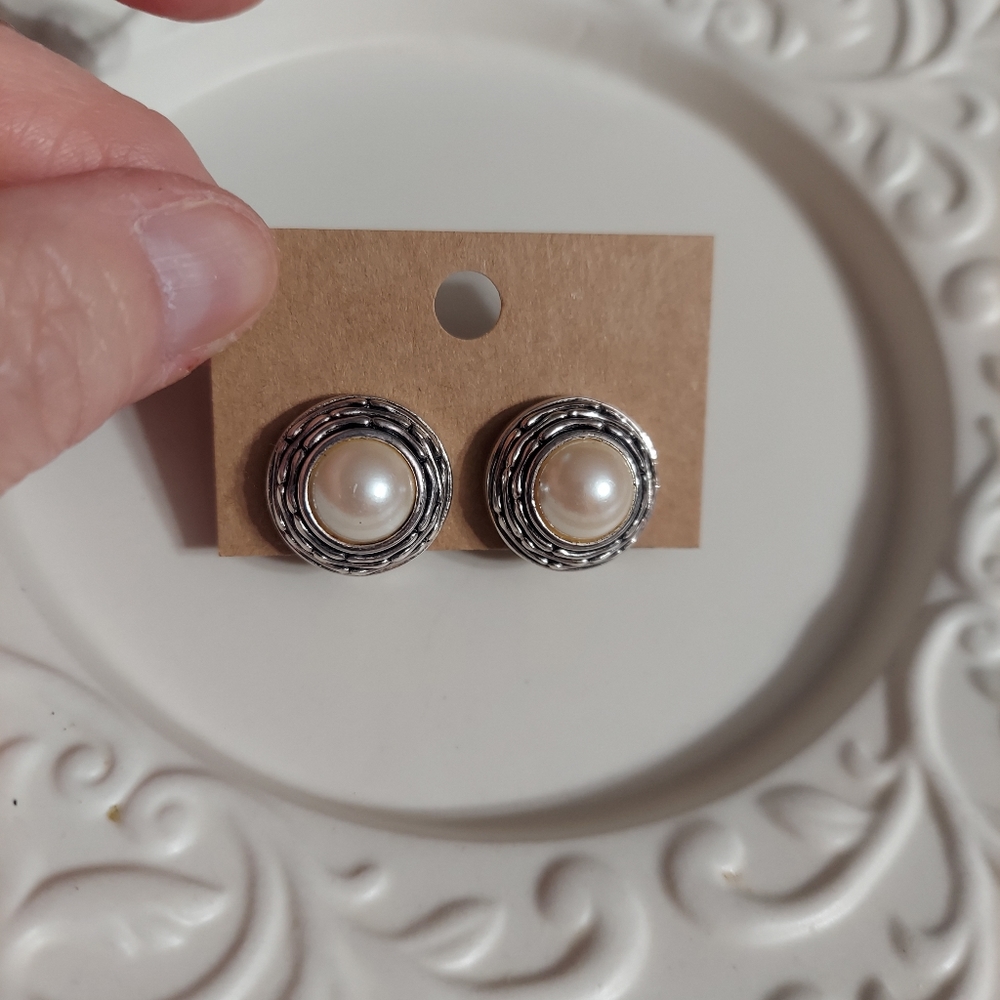Carolee Textured Silver/Faux Pearl Clip-On Earring